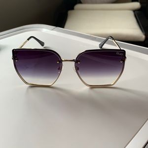 New never worn Quay sunglasses Around The Way 125